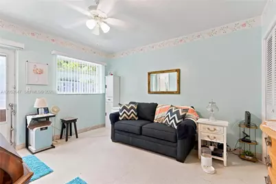 8 Castle Harbor Is, Fort Lauderdale, FL 33308 - Photo 17