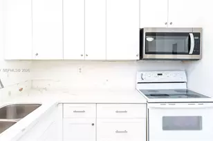6801 Harding Ave, Miami Beach, FL 33141 - Photo 9