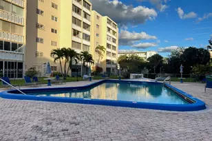 301 NE 14th Ave, Hallandale Beach, FL 33009 - Photo 19