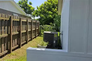 11550 SW 119th Pl Rd, Miami, FL 33186 - Photo 3