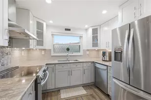 9501 Sunrise Lakes Blvd, Sunrise, FL 33322 - Photo 5