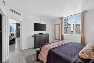 55 SE 6th St, Miami, FL 33131 - Photo 19