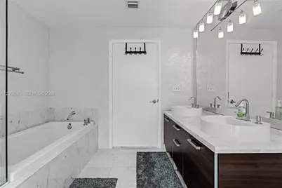 244 Biscayne Blvd #4708, Miami, FL 33132 - Photo 33