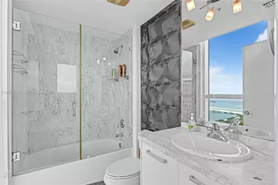 244 Biscayne Blvd #4708, Miami, FL 33132 - Photo 23