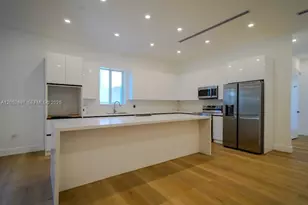 112 NW 24th Ct, Miami, FL 33125 - Photo 11