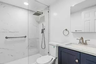 230 SW 11th Ave, Hallandale Beach, FL 33009 - Photo 15