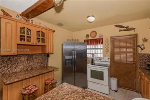225 E 43rd St, Hialeah, FL 33013 - Photo 11