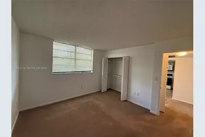 1000 Colony Point Cir, Pembroke Pines, FL 33026 - Photo 5