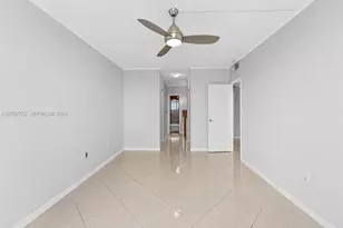 500 Bayview Dr, Sunny Isles Beach, FL 33160 - Photo 9