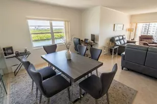 500 Bayview Dr, Sunny Isles Beach, FL 33160 - Photo 7