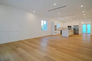 112 NW 24th Ct, Miami, FL 33125 - Photo 11