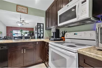 2377 N 37th Ave, Hollywood, FL 33021 - Photo 13