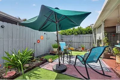 2377 N 37th Ave, Hollywood, FL 33021 - Photo 37