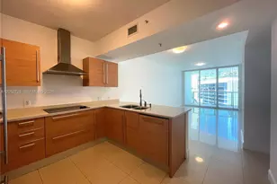 218 SE 14th St, Miami, FL 33131 - Photo 29