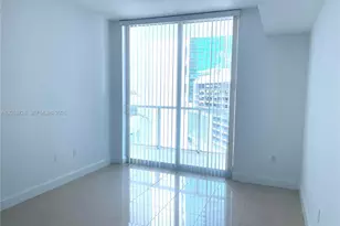 218 SE 14th St, Miami, FL 33131 - Photo 5