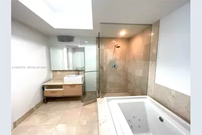218 SE 14th St #1004, Miami, FL 33131 - Photo 13