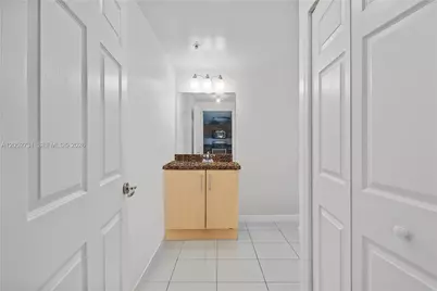 6362 Collins Ave #318, Miami Beach, FL 33141 - Photo 9