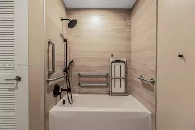 580 72nd St #1005, Miami Beach, FL 33141 - Photo 17