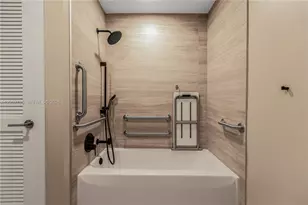 580 72nd St, Miami Beach, FL 33141 - Photo 17