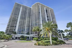 20281 E Country Club Dr, Aventura, FL 33180 - Photo 3