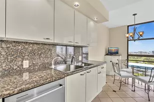 20281 E Country Club Dr, Aventura, FL 33180 - Photo 9