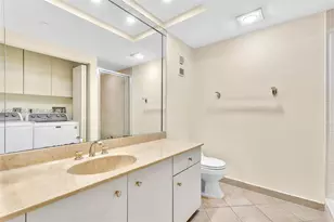 20281 E Country Club Dr, Aventura, FL 33180 - Photo 23