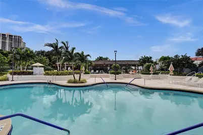 20281 E Country Club Dr #1907, Aventura, FL 33180 - Photo 33
