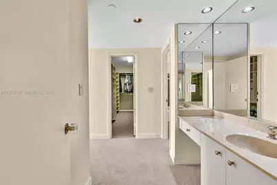 20281 E Country Club Dr #1907, Aventura, FL 33180 - Photo 23
