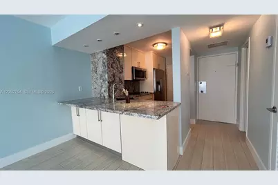 2899 Collins Ave #724, Miami Beach, FL 33140 - Photo 3