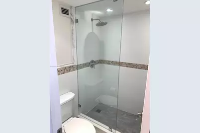 2899 Collins Ave #724, Miami Beach, FL 33140 - Photo 11