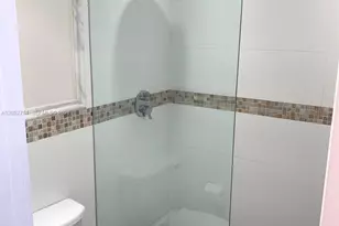 2899 Collins Ave, Miami Beach, FL 33140 - Photo 11