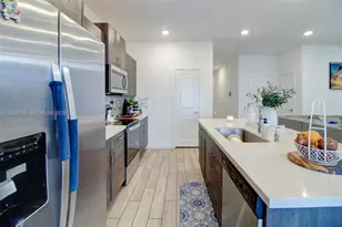 789 SE 16th Ct, Homestead, FL 33034 - Photo 9