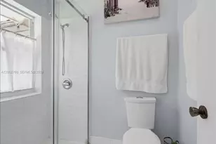 9050 Crescent Dr, Miramar, FL 33025 - Photo 15