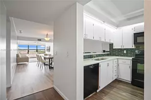 3516 Whitehall Dr, West Palm Beach, FL 33401 - Photo 3