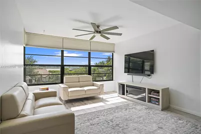 3516 Whitehall Dr #301, West Palm Beach, FL 33401 - Photo 7