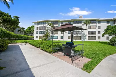 3516 Whitehall Dr #301, West Palm Beach, FL 33401 - Photo 27