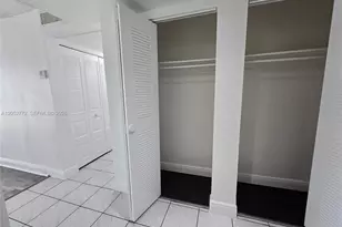 484 NW 165th St Rd, Miami, FL 33169 - Photo 5