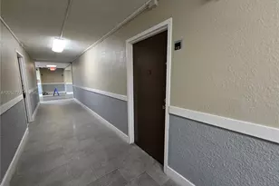 484 NW 165th St Rd, Miami, FL 33169 - Photo 19