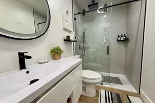 7131 SW 6th St, Pembroke Pines, FL 33023 - Photo 23