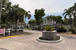 7100 NW 179th St, Hialeah, FL 33015 - Photo 17