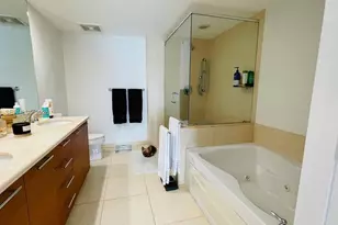 50 Biscayne Blvd, Miami, FL 33132 - Photo 17