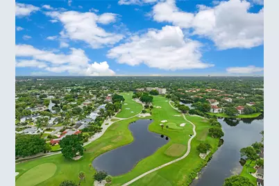 8541 N Lake Dasha Dr, Plantation, FL 33324 - Photo 49