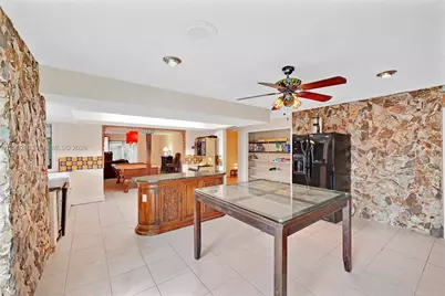 8541 N Lake Dasha Dr, Plantation, FL 33324 - Photo 19
