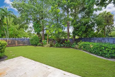 8541 N Lake Dasha Dr, Plantation, FL 33324 - Photo 39