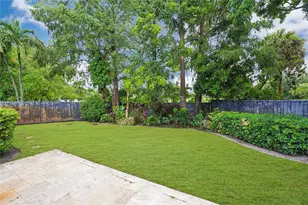 8541 N Lake Dasha Dr, Plantation, FL 33324 - Photo 39