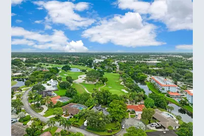 8541 N Lake Dasha Dr, Plantation, FL 33324 - Photo 45