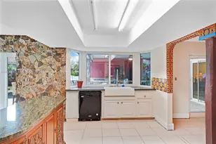 8541 N Lake Dasha Dr, Plantation, FL 33324 - Photo 13