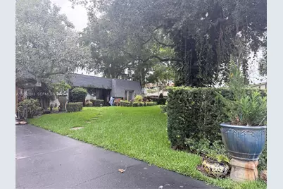 8541 N Lake Dasha Dr, Plantation, FL 33324 - Photo 1