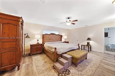 8541 N Lake Dasha Dr, Plantation, FL 33324 - Photo 29