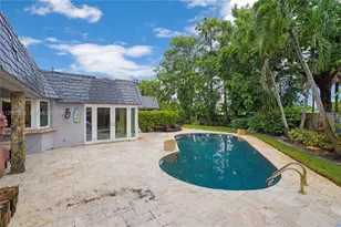 8541 N Lake Dasha Dr, Plantation, FL 33324 - Photo 37